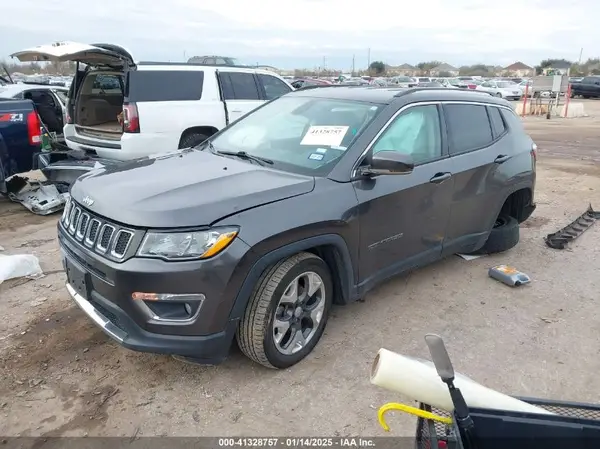 3C4NJCCBXKT676205 2019 JEEP COMPASS - Image 2