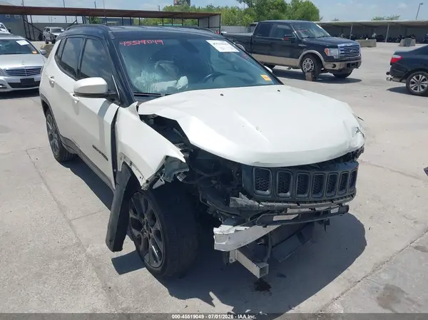 3C4NJCCBXKT692842 2019 JEEP COMPASS - Image 1