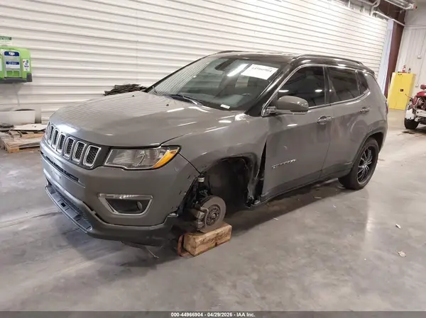 3C4NJCCBXLT114502 2020 JEEP COMPASS - Image 2