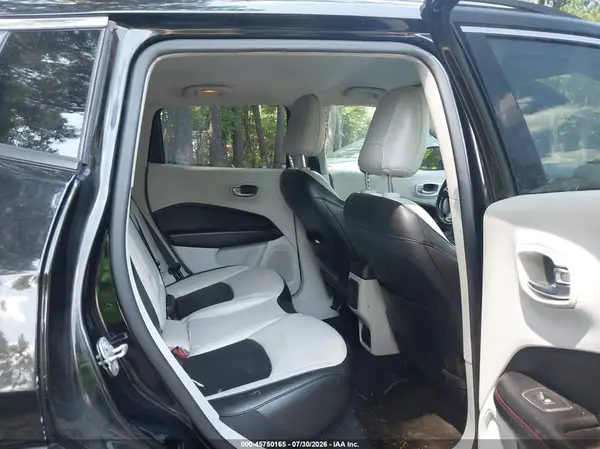 3C4NJCCBXLT191855 2020 JEEP COMPASS - Image 8