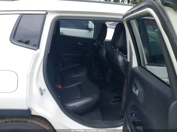 3C4NJCCBXLT218536 2020 JEEP COMPASS - Image 8