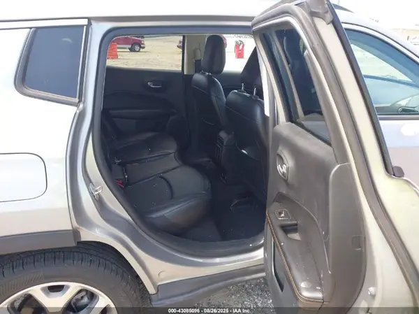 3C4NJCCBXMT526453 2021 JEEP COMPASS - Image 8