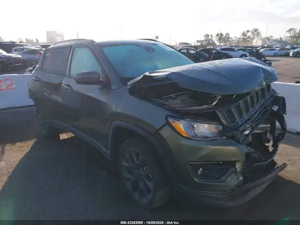 3C4NJCEB1MT602400 2021 JEEP COMPASS - Image 1