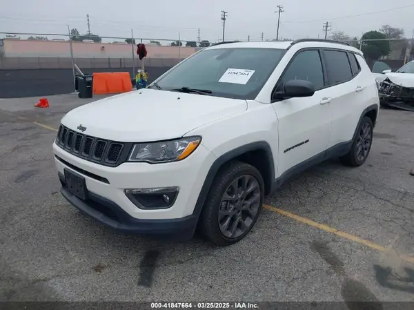 3C4NJCEB4MT577055 2021 JEEP COMPASS - Image 2