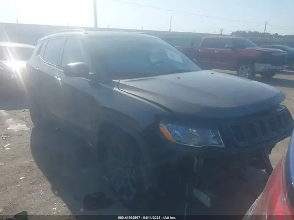 3C4NJCEB5MT604067 2021 JEEP COMPASS - Image 1