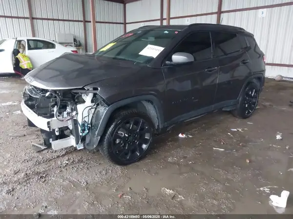 3C4NJCEB6MT577171 2021 JEEP COMPASS - Image 2