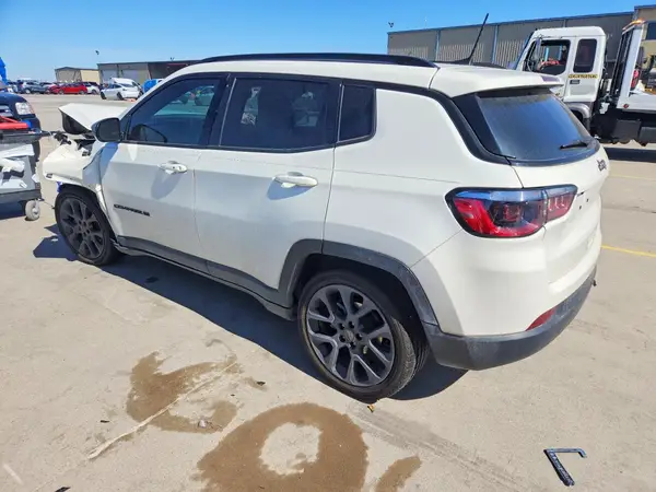 3C4NJCEB8MT542423 2021 JEEP COMPASS - Image 2