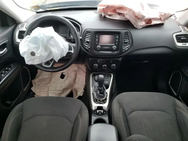 3C4NJDAB0JT100209 2018 JEEP COMPASS - Image 8