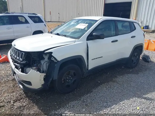 3C4NJDAB0JT190882 2018 JEEP COMPASS - Image 2