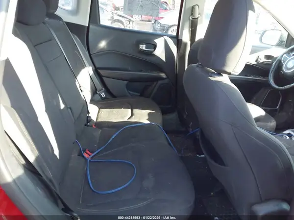 3C4NJDAB0JT191059 2018 JEEP COMPASS - Image 8