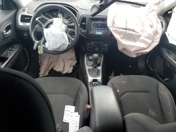 3C4NJDAB0JT191935 2018 JEEP COMPASS - Image 8