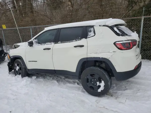 3C4NJDAB0JT205221 2018 JEEP COMPASS - Image 2