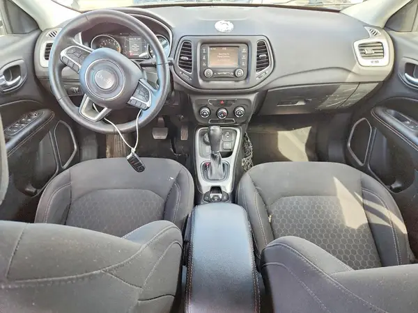 3C4NJDAB0JT205249 2018 JEEP COMPASS - Image 8