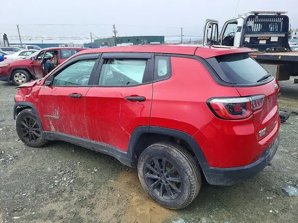 3C4NJDAB0JT210001 2018 JEEP COMPASS - Image 2