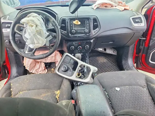 3C4NJDAB0JT210001 2018 JEEP COMPASS - Image 8