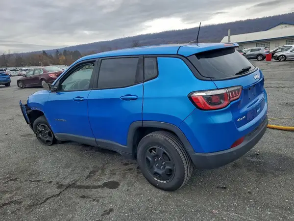 3C4NJDAB0JT257819 2018 JEEP COMPASS - Image 2