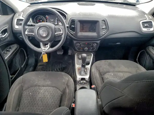 3C4NJDAB0JT257819 2018 JEEP COMPASS - Image 8