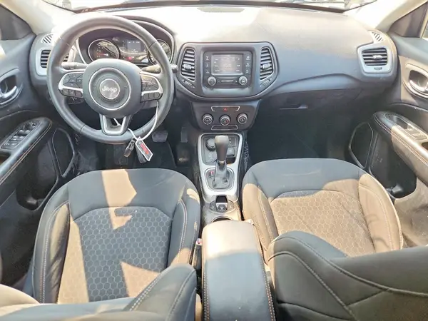 3C4NJDAB0JT330834 2018 JEEP COMPASS - Image 8