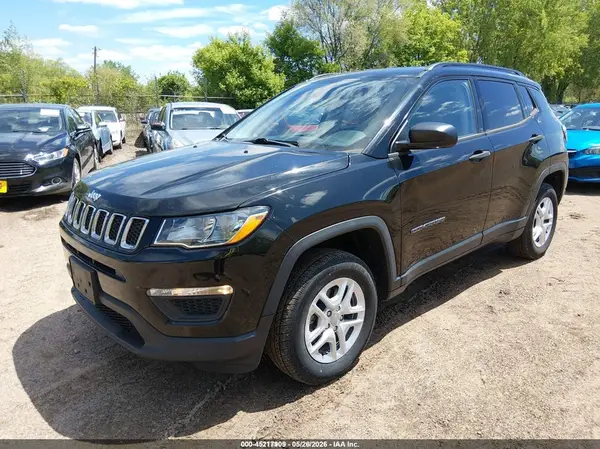 3C4NJDAB0JT359640 2018 JEEP COMPASS - Image 2