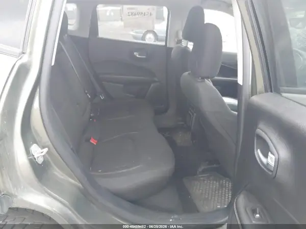 3C4NJDAB0JT399944 2018 JEEP COMPASS - Image 8