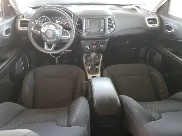 3C4NJDAB0JT433557 2018 JEEP COMPASS - Image 8