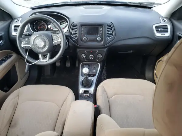 3C4NJDAB0JT485772 2018 JEEP COMPASS - Image 8