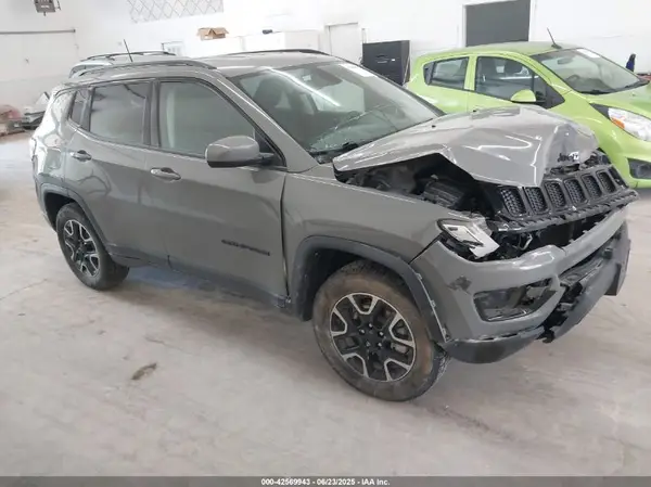 3C4NJDAB0KT683012 2019 JEEP COMPASS - Image 1