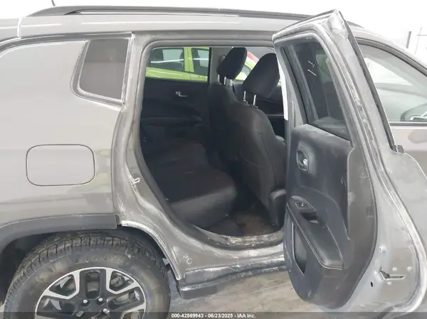 3C4NJDAB0KT683012 2019 JEEP COMPASS - Image 8