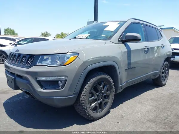 3C4NJDAB0KT760803 2019 JEEP COMPASS - Image 2