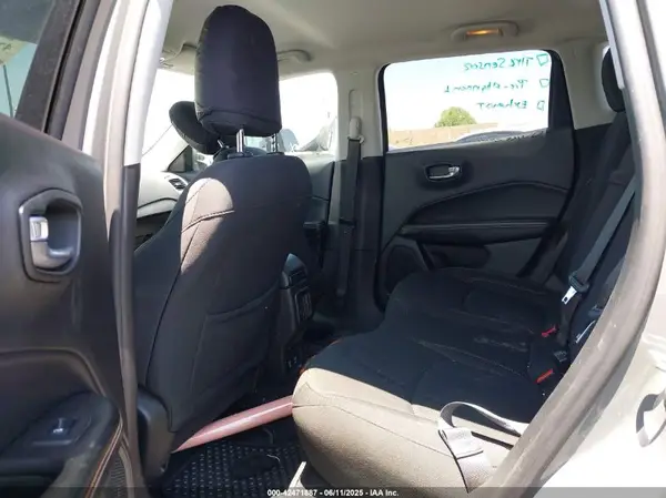 3C4NJDAB0KT760803 2019 JEEP COMPASS - Image 8
