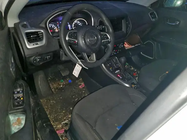 3C4NJDAB0KT802810 2019 JEEP COMPASS - Image 8