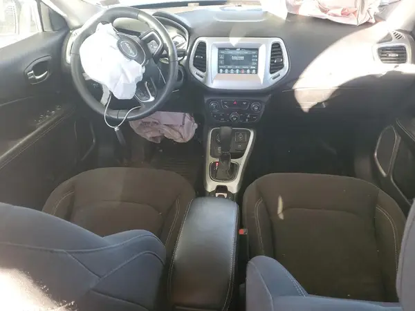 3C4NJDAB0KT846404 2019 JEEP COMPASS - Image 8