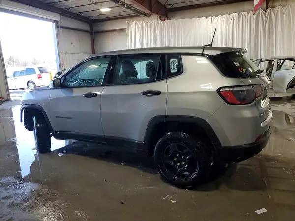 3C4NJDAB0MT579137 2021 JEEP COMPASS - Image 2