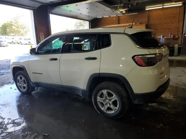 3C4NJDAB0NT141865 2022 JEEP COMPASS - Image 2