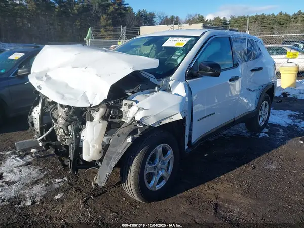3C4NJDAB0NT214068 2022 JEEP COMPASS - Image 2