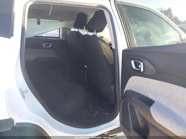 3C4NJDAB0NT214068 2022 JEEP COMPASS - Image 8