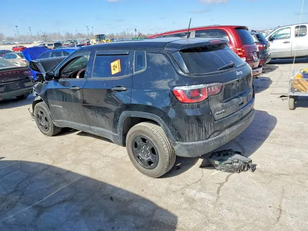 3C4NJDAB1JT104317 2018 JEEP COMPASS - Image 2