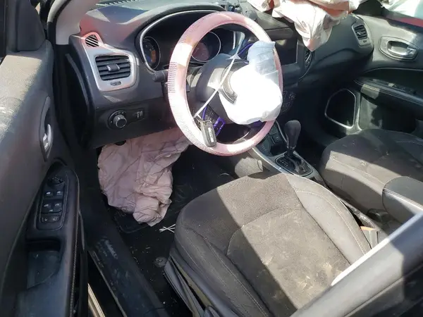 3C4NJDAB1JT104317 2018 JEEP COMPASS - Image 8