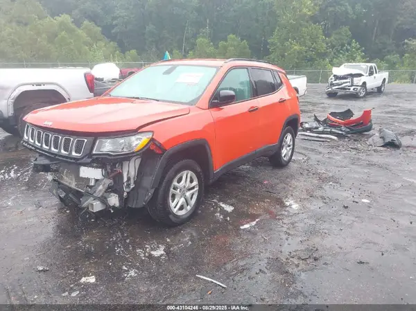 3C4NJDAB1JT126723 2018 JEEP COMPASS - Image 2