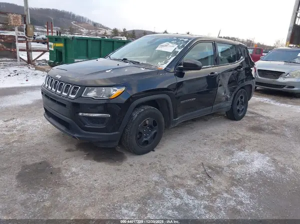 3C4NJDAB1JT126737 2018 JEEP COMPASS - Image 2