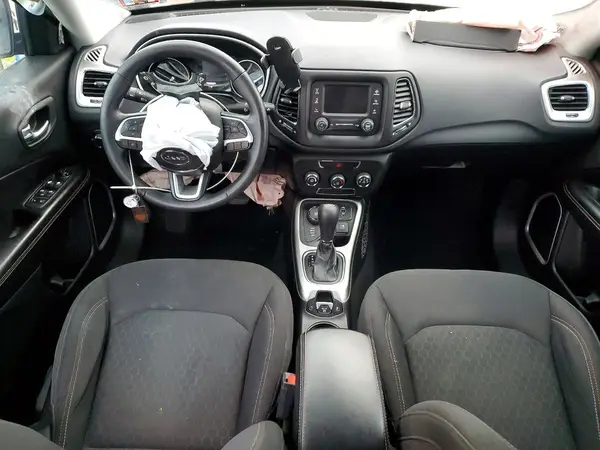 3C4NJDAB1JT177994 2018 JEEP COMPASS - Image 8