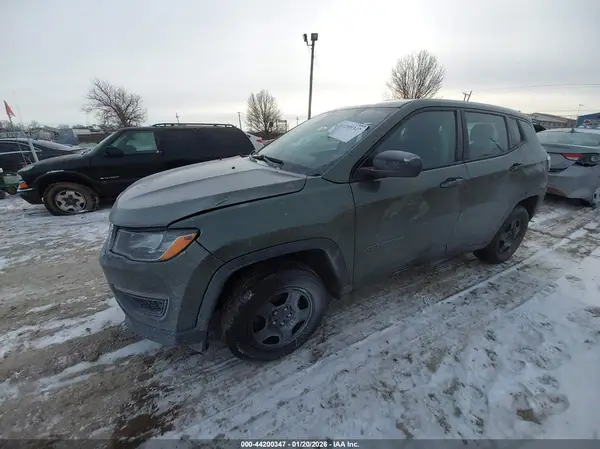 3C4NJDAB1JT185870 2018 JEEP COMPASS - Image 2
