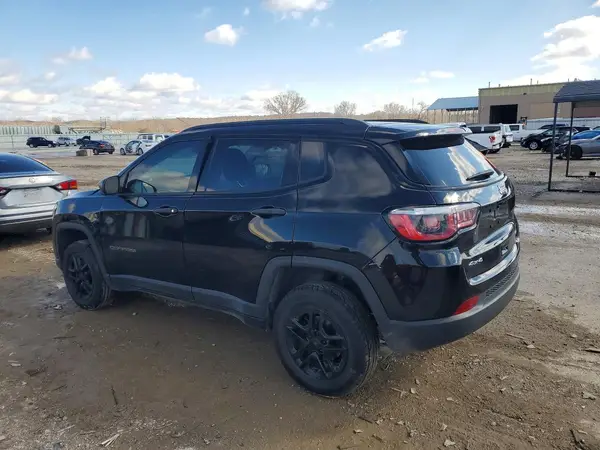 3C4NJDAB1JT261670 2018 JEEP COMPASS - Image 2