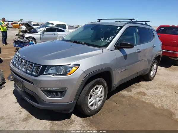 3C4NJDAB1JT261779 2018 JEEP COMPASS - Image 2