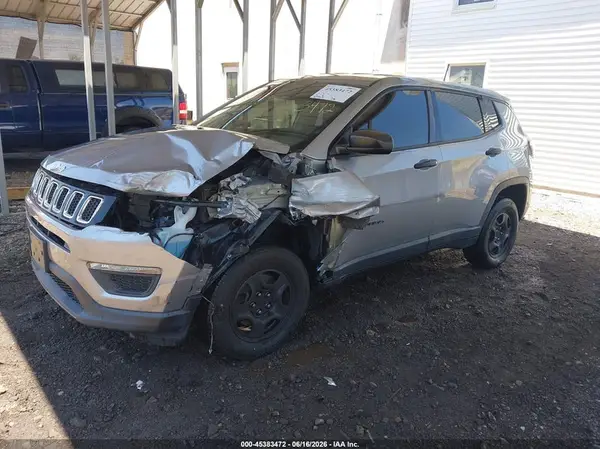 3C4NJDAB1JT272765 2018 JEEP COMPASS - Image 2