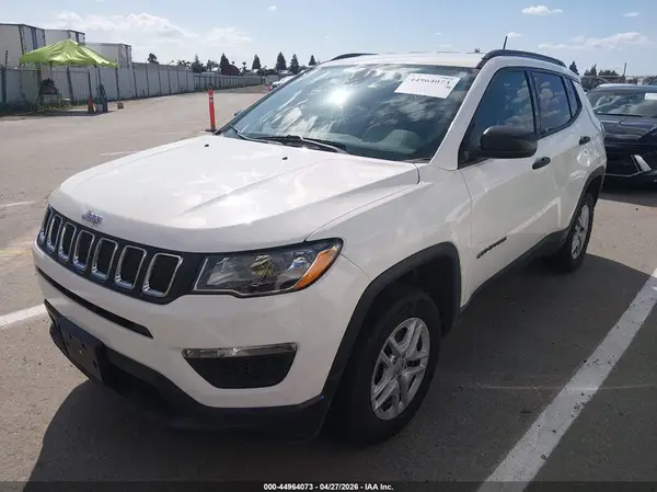 3C4NJDAB1JT392243 2018 JEEP COMPASS - Image 2