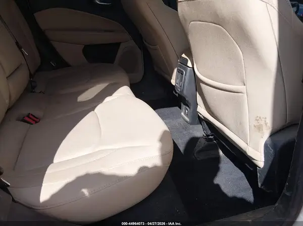 3C4NJDAB1JT392243 2018 JEEP COMPASS - Image 8