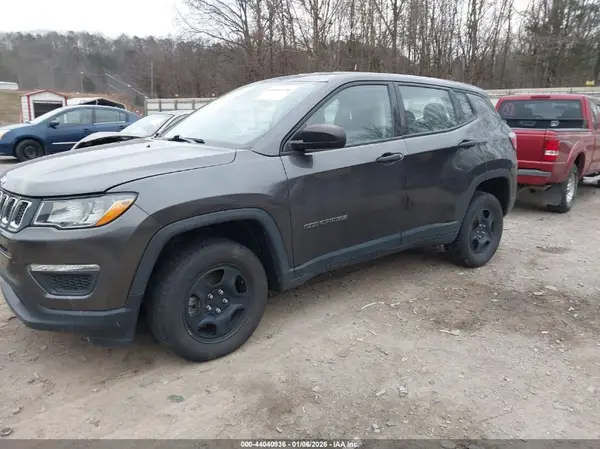 3C4NJDAB1JT480466 2018 JEEP COMPASS - Image 2