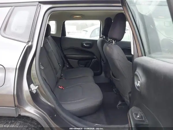 3C4NJDAB1JT480466 2018 JEEP COMPASS - Image 8