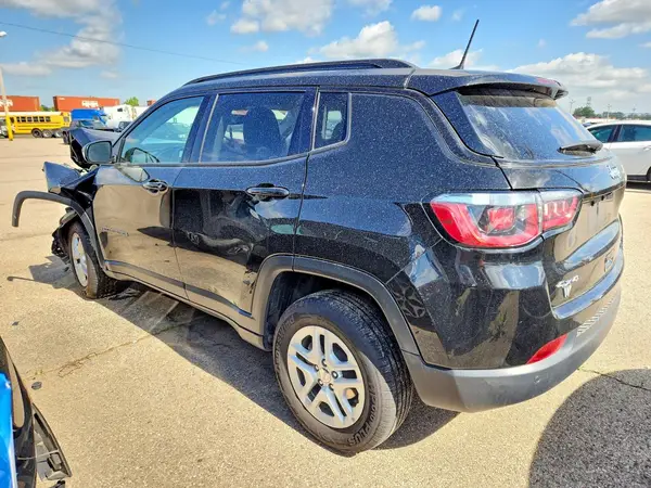 3C4NJDAB1JT483349 2018 JEEP COMPASS - Image 2